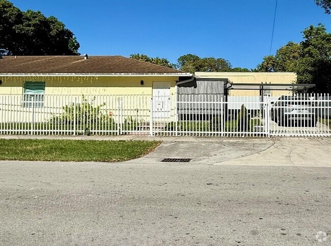 Building Photo - 792 NW 29th Terrace Rental