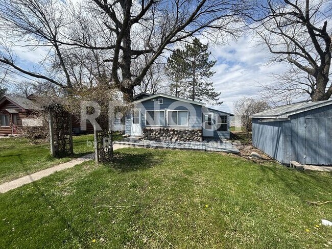 3 Bedroom 1 Bath Single Family Home in Isle