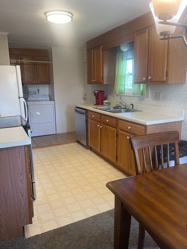 Photo - 608 Myers Ave