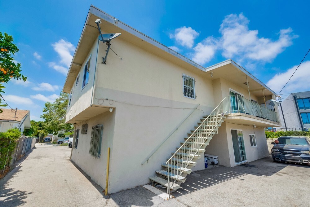 Stairs - 2622 S. Cloverdale Ave