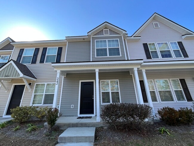 Building Photo - Two Bedroom Townhome