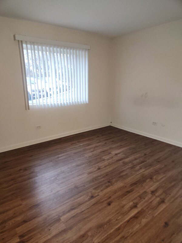 Photo - 10S511 Echo Ln Unidad 2