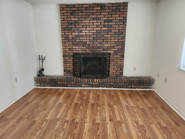 Photo - 931 McFarlan Ave