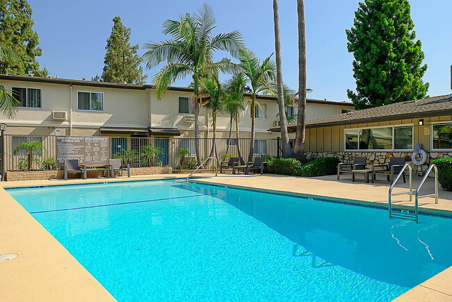 Building Photo - Walnut Heights