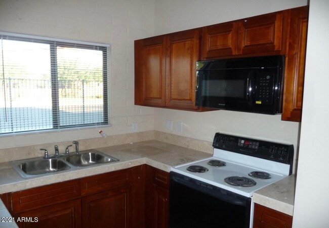 Photo - 7110 N 68th Ave