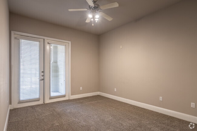 3BR, 2BA - 1368SF