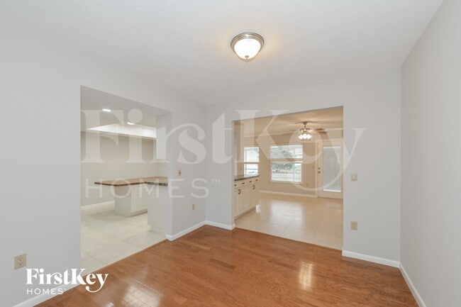 Photo - 560 Donora St