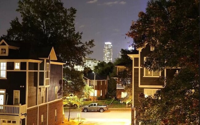 Photo - Charming home in the desirable Walnut Hill complex