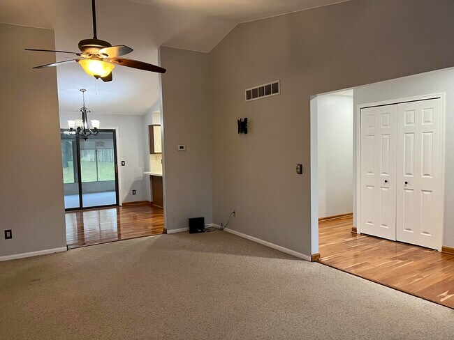 Photo - 3492 Yarney Rd