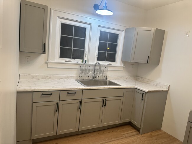 Welcome to this beautifully updated apartment, where modern design meets comfort. Recently renovated - 80 Longview Ter Apartments Unit 80 Longview Terr