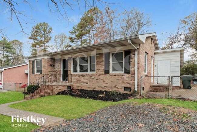 Photo - 2754 Mary Ave