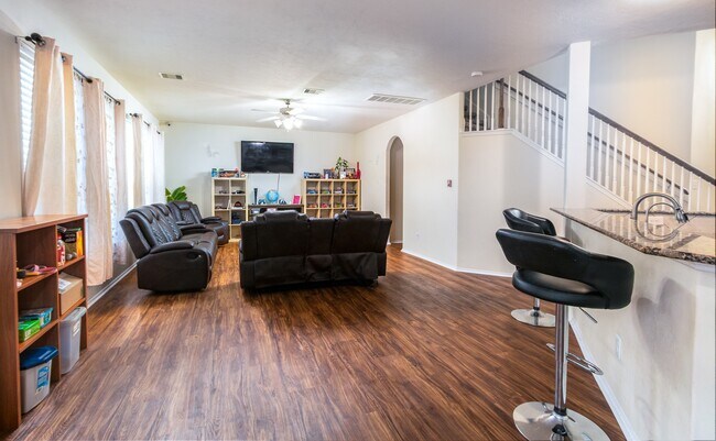 Photo - 1107 Arum Rd