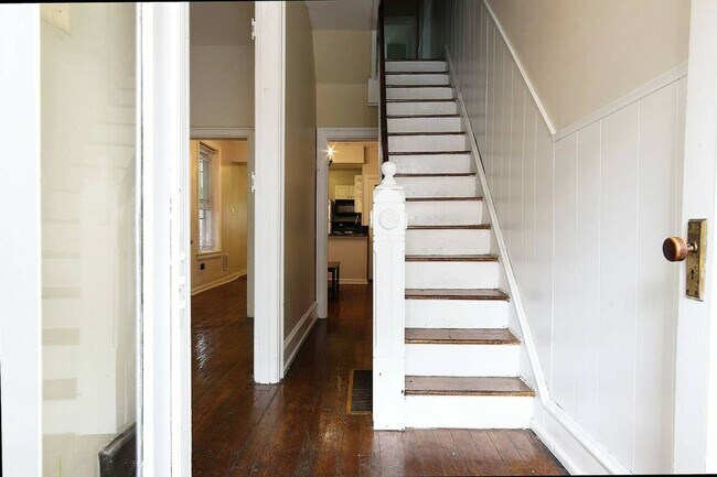Photo - Graduate Hospital 3bd/1/5bth Charmer