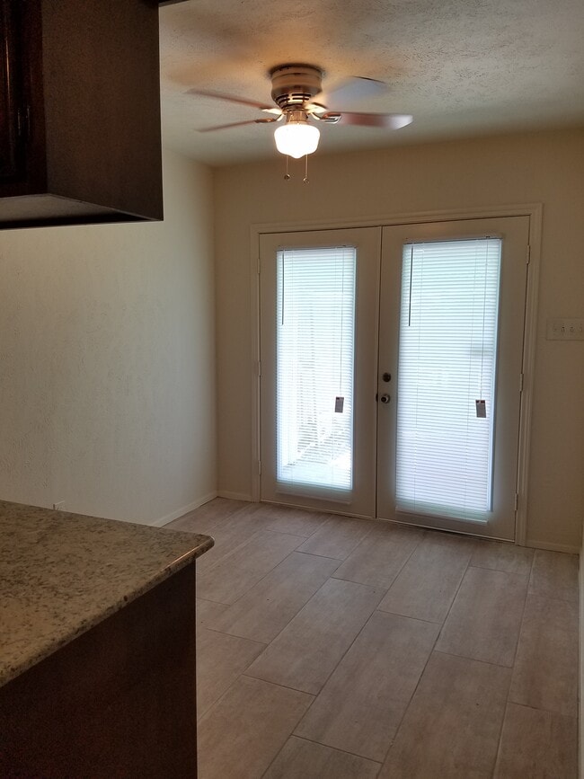 Photo - 320 Towne House Ln