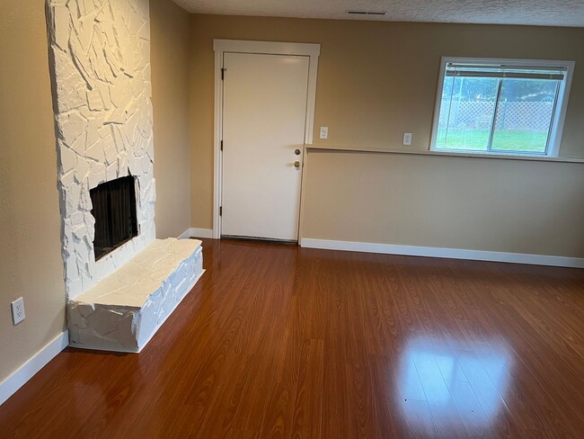 Photo - H8225-8227 Unit 8227