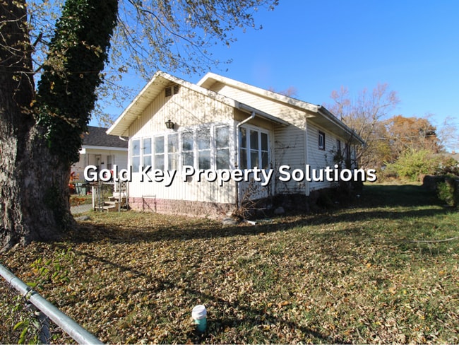 Photo - Open Floor Plan 2 BR 1 BA House with Sun P...