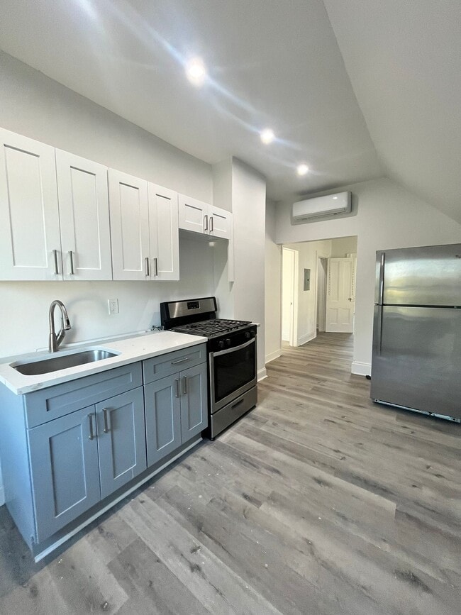 Building Photo - 188 Lembeck Ave