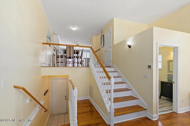 Photo - 217 7th Ave S