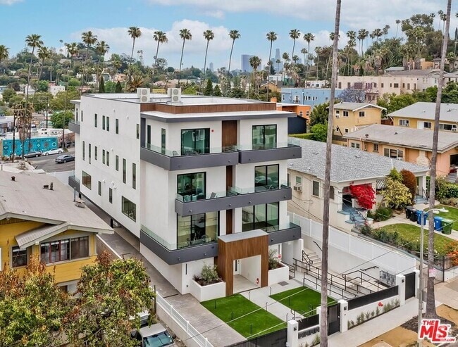 Building Photo - 1436 Edgecliffe Dr Unit 102 Rental