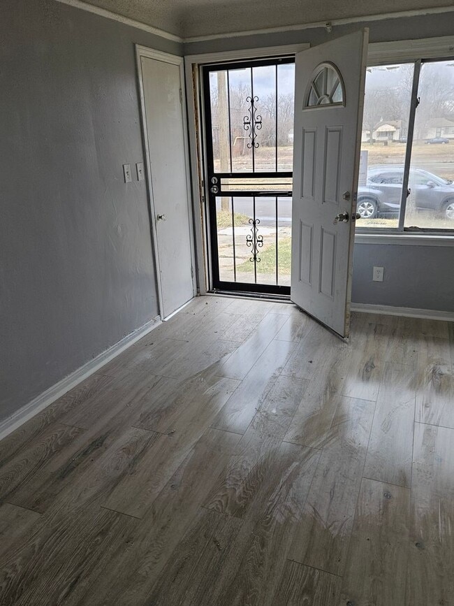 Photo - 2 bedroom ranch. Newly Renovated