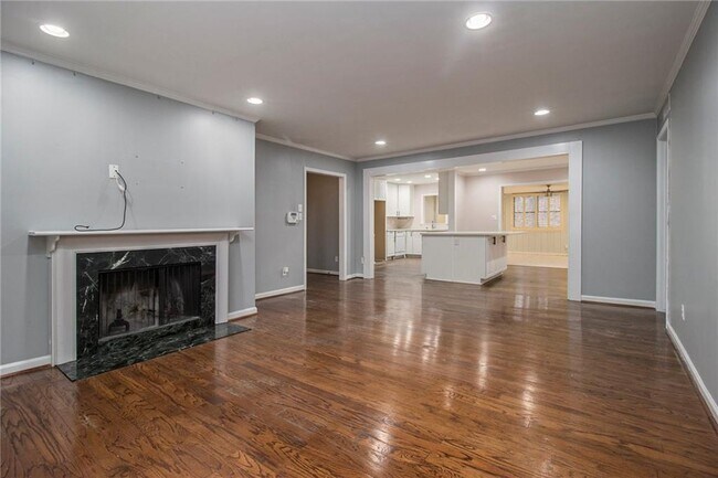 Photo - 18 Glenald Way NW