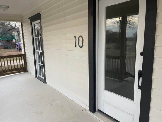 Photo - 10 Jeter Ave