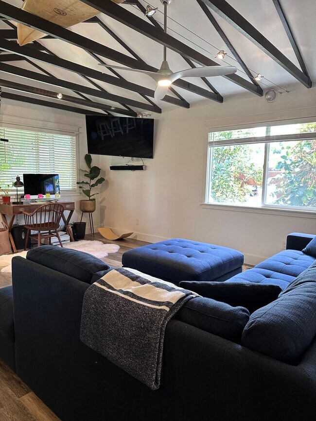 42 Kupono St Unit Main house