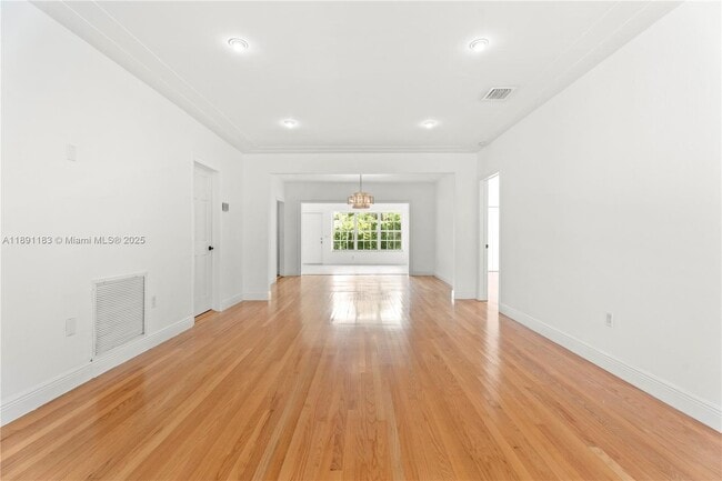 Photo - 1307 Valencia Ave