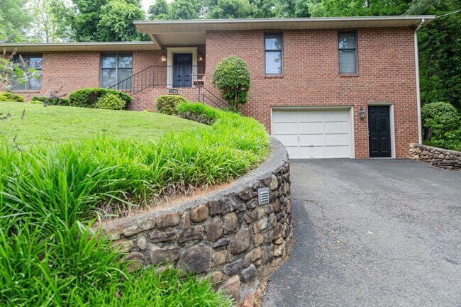 Photo - New Listing!