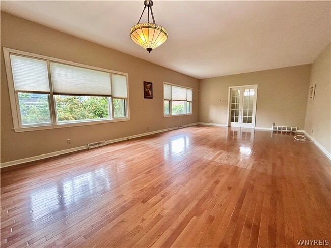 Photo - 40 Oakland Pl