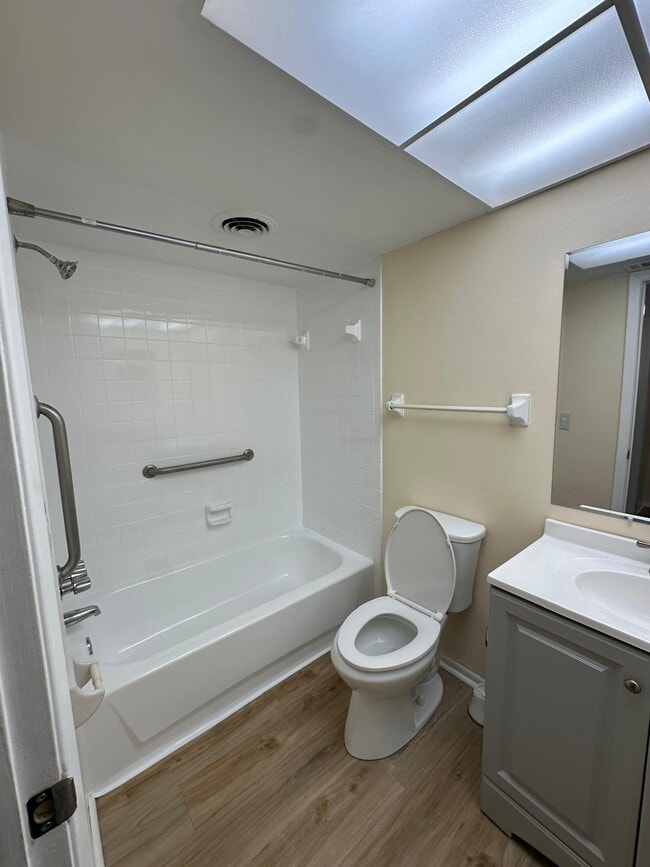 Photo - 1320 Moreland Dr