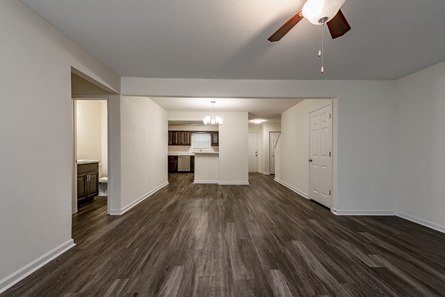 Bridge Pointe Apartments and Townhomes