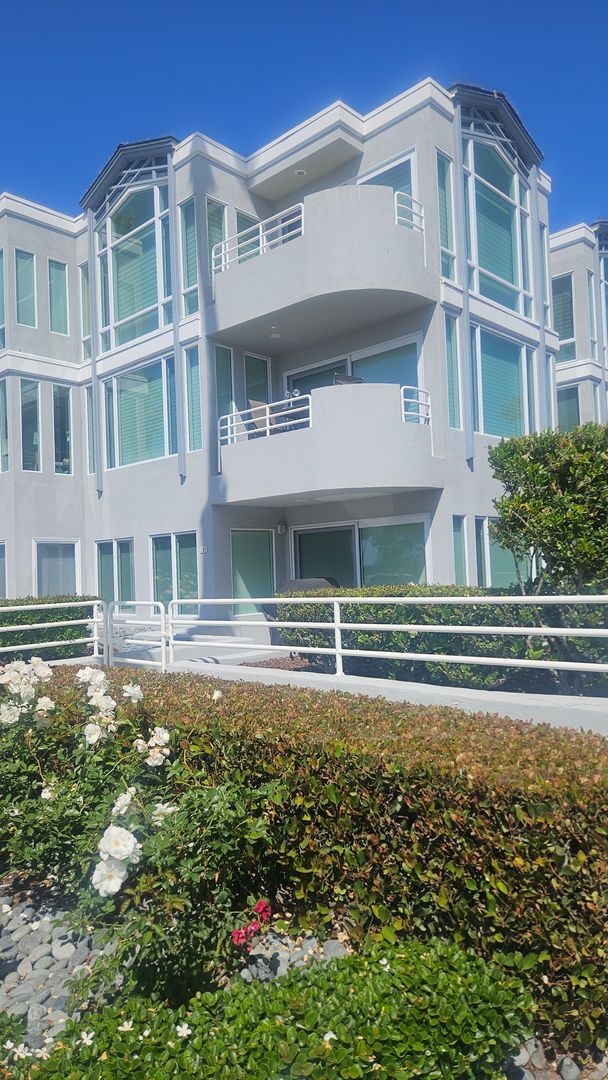 Photo - VALLECITOS - LUXURIOUS BEACHFRONT CONDO AT LA JOLLA SHORES, STEPS FROM THE SAND! Unit 101