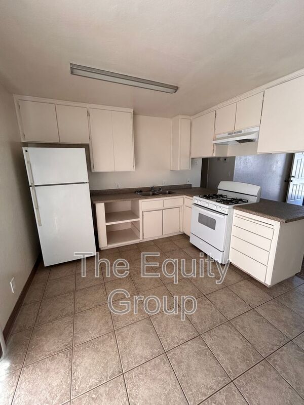 Photo - 10736 Railroad Ave