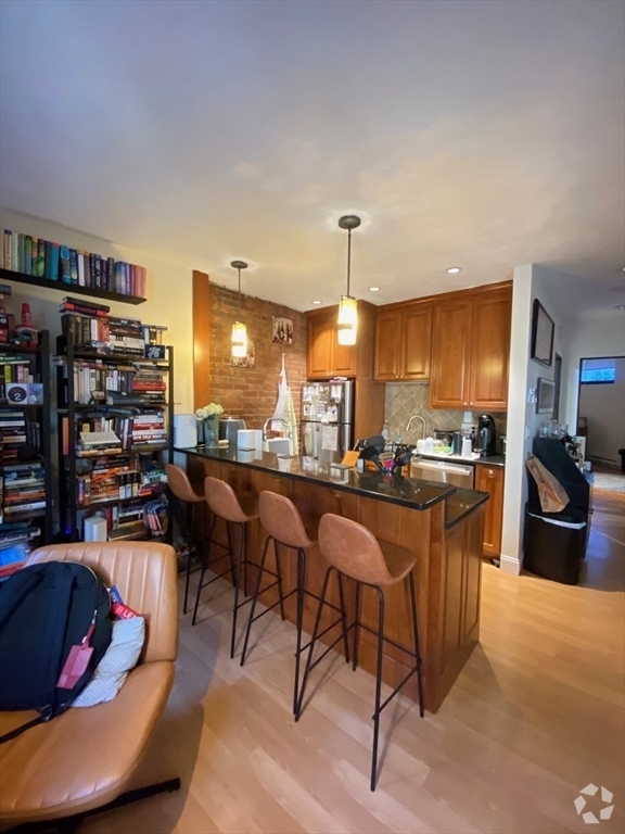 Building Photo - 124 Chandler St Unit A Rental