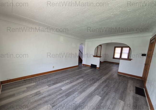 Photo - 137 Hope Ave