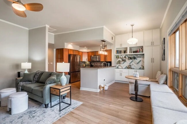 Photo - Modern Art Deco Two Bedroom Condo in Nob Hill