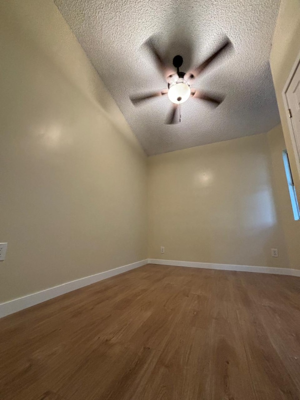 Photo - 526 W 49th St