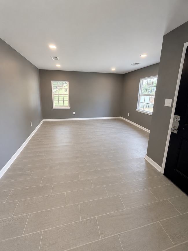 Photo - 854 Josephine St