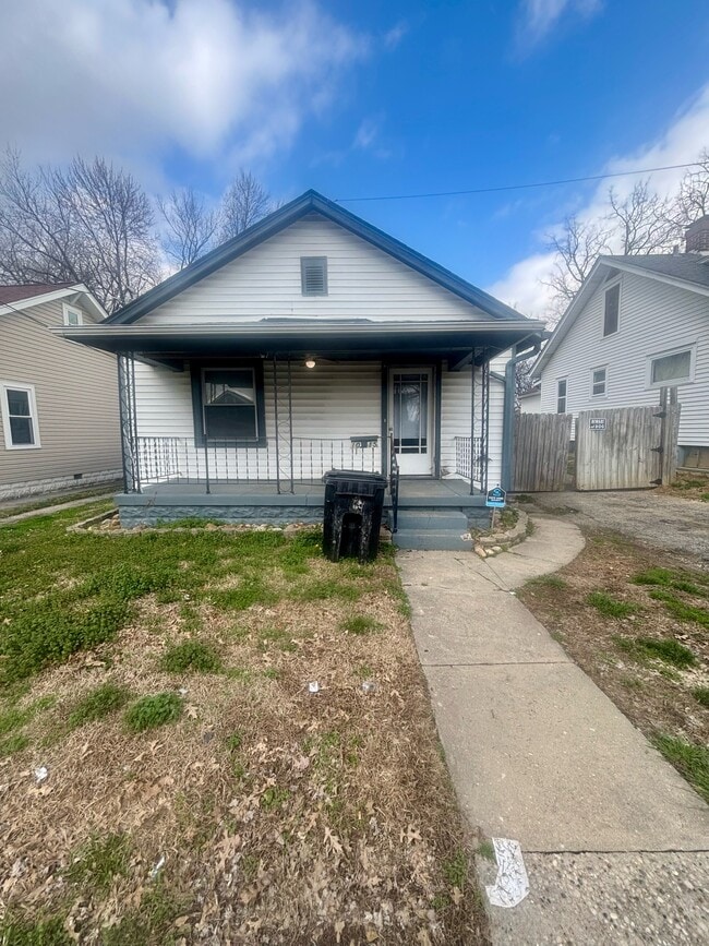 Building Photo - 1015 Sale Ave