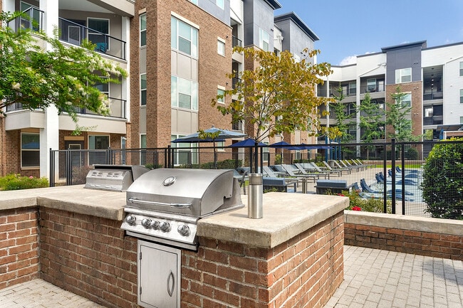 C300810_1760Apartamentos_Piscina_Zona de parrilla - 1760 Apartments