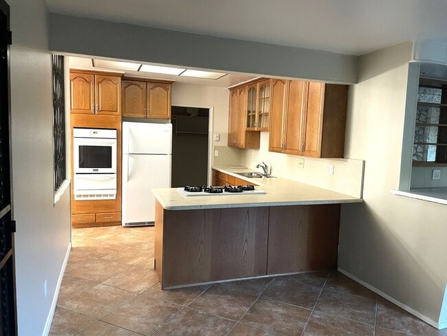 136 Royal Oak Dr