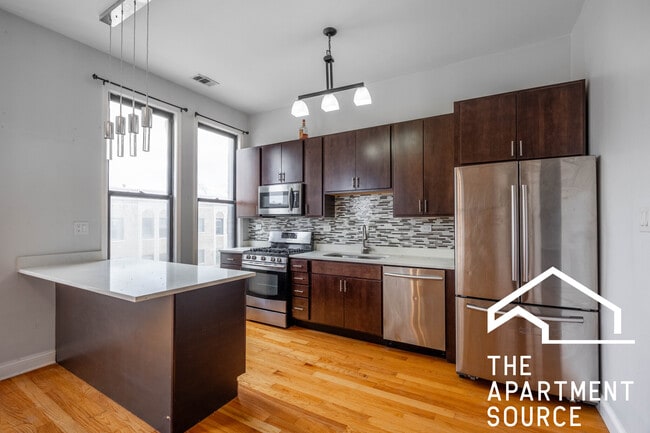 Photo - 2122 N Milwaukee Ave Unit 2