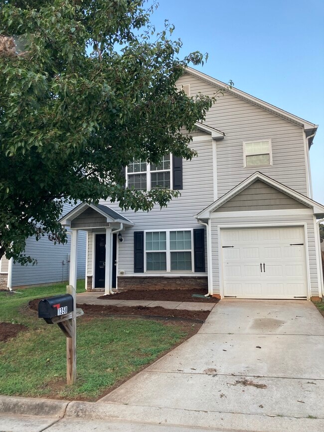Building Photo - 1358 Dowden St Rental
