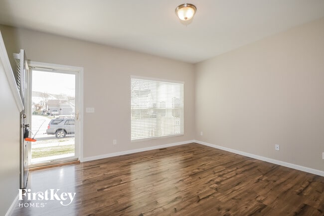 Photo - 121 Siena Dr