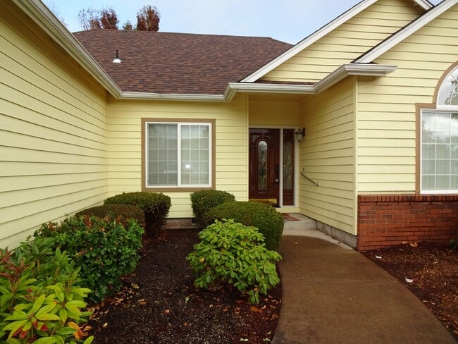 Photo - Charming 3 Bed, 2 Bath Home in Satna Clara