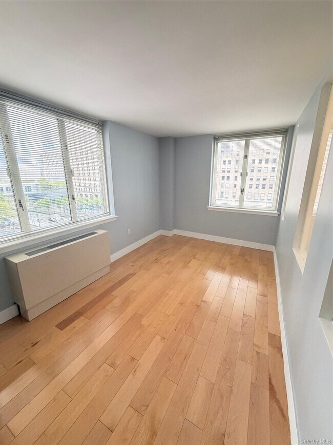 Photo - 225 Rector Pl Unit 7E