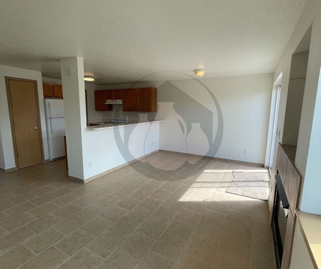 Photo - Charter Triplex #2022-1085 Unit 973