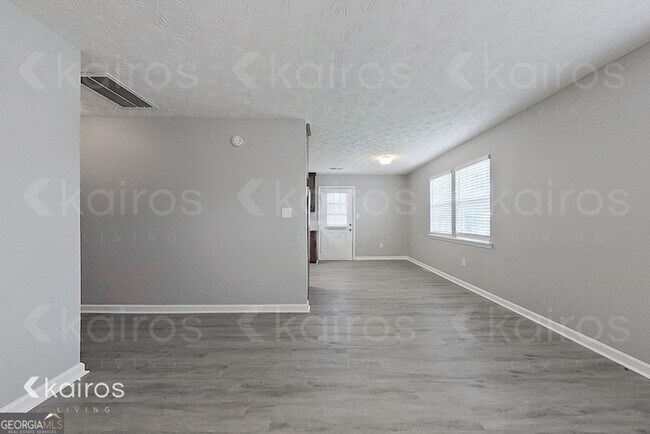 Photo - 200 Deer Pkwy