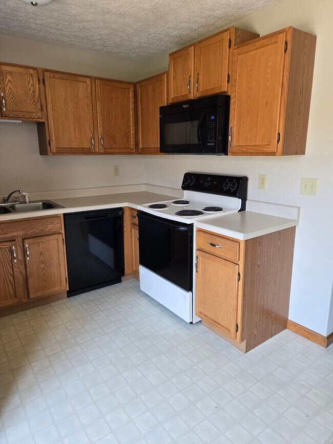 Photo - 233 Sandridge Dr